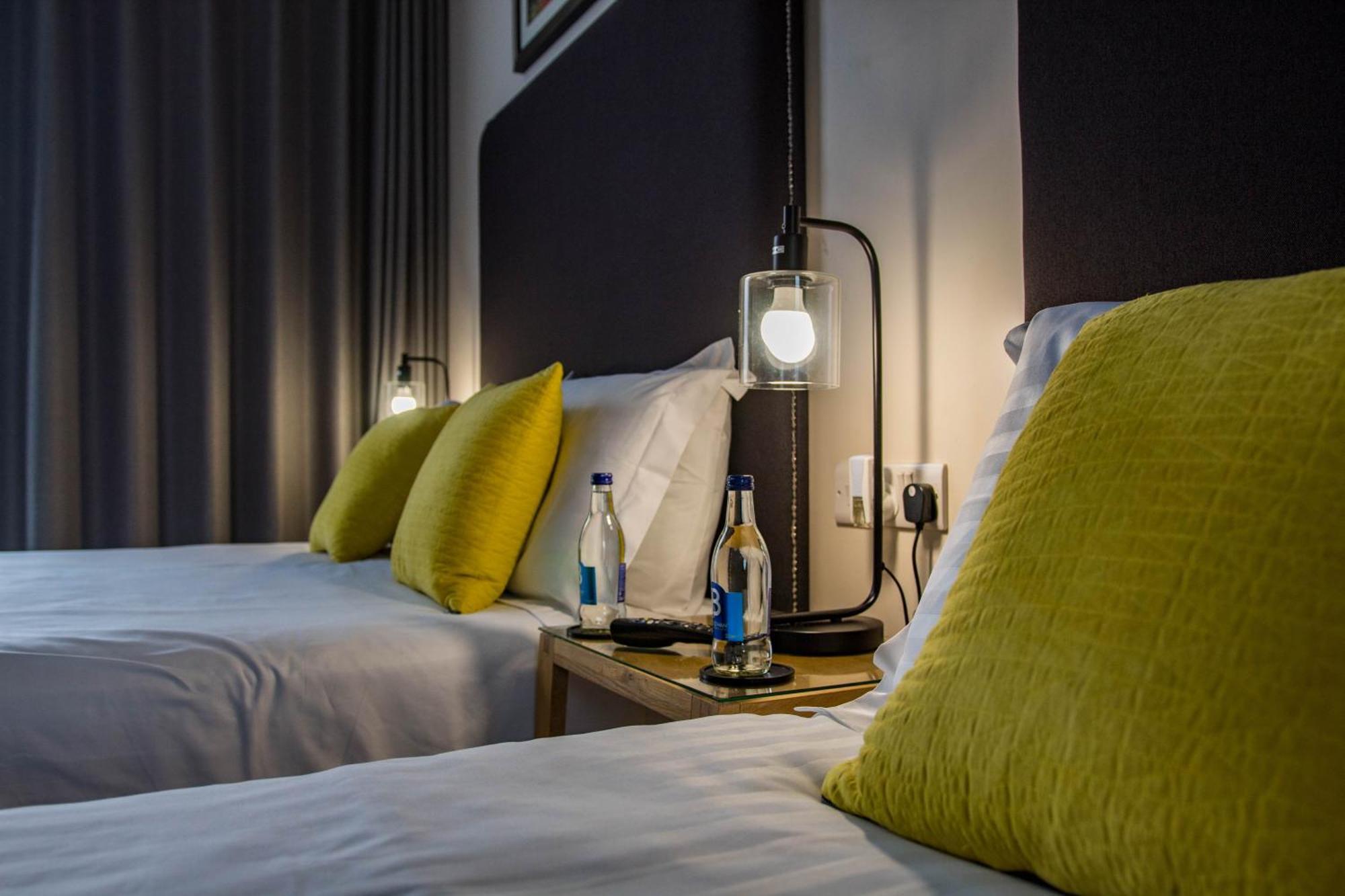 The James Suites Derry Extérieur photo